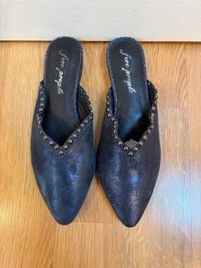 Free People Metallic Navy Newport Studded Flat Mule Size 40 (9.5)